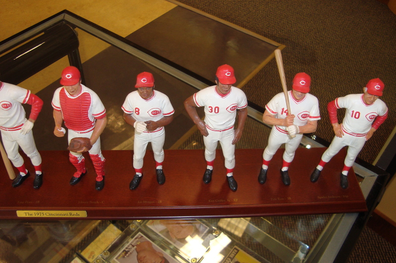 1975-cincinnati-reds-danbury-mint-big-red-machine-team-figurine-ebay
